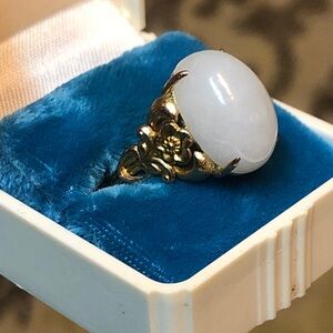 Vintage 14k jade cocktail ring.